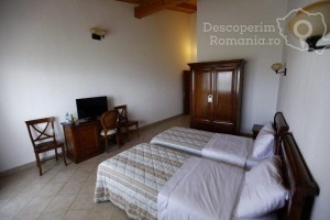 Cazare-la-Pensiunea-Casa-Bună-din-Gârbova-Alba-Transilvania-DescoperimRomania-10-300x200 Cazare la Pensiunea Casa Bună din Gârbova - Alba - Transilvania - DescoperimRomania (10)