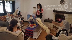 Ie-Tradițională-Românească-atelierul-de-la-Podul-lui-Dumnezeu-12-300x169 ie-traditionala-romaneasca-atelierul-de-la-podul-lui-dumnezeu-12