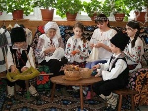 Ie-Tradițională-Românească-atelierul-de-la-Podul-lui-Dumnezeu-13-300x225 ie-traditionala-romaneasca-atelierul-de-la-podul-lui-dumnezeu-13