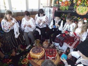 Ie-Tradițională-Românească-atelierul-de-la-Podul-lui-Dumnezeu-7-300x225 ie-traditionala-romaneasca-atelierul-de-la-podul-lui-dumnezeu-7