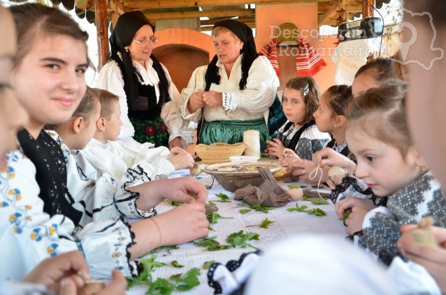 Muzeul-de-pânze-şi-poveşti-6-900x596 muzeul-de-panze-si-povesti-6