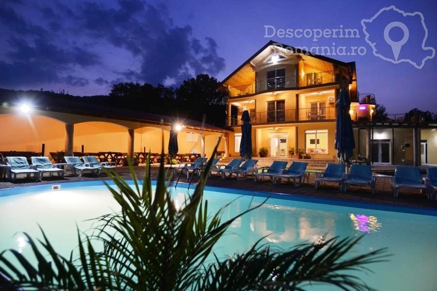 Cazare-la-Casa-Marina-din-Eselnita-Cazanele-Dunarii-DescoperimRomania-2-900x600 Cazare la Casa Marina din Eselnita - Cazanele Dunarii - DescoperimRomania (2)