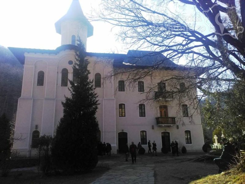Mănăstirea-Turnu-Tărâm-Sfânt-800x600 Mănăstirea Turnu - Tărâm Sfânt