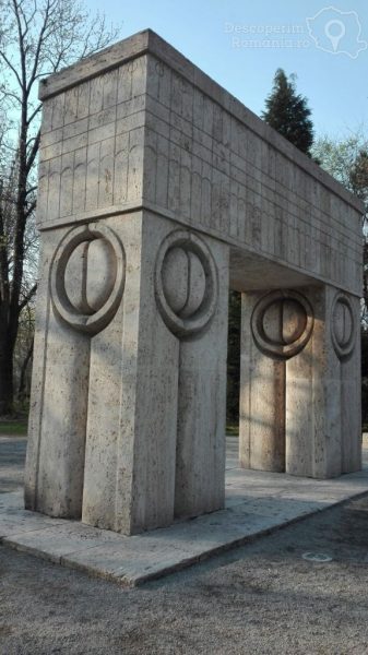 Cele-trei-„piese-de-aur”-ale-lui-Brâncuși-15-337x600 Cele trei „piese de aur” ale lui Brâncuși (15)