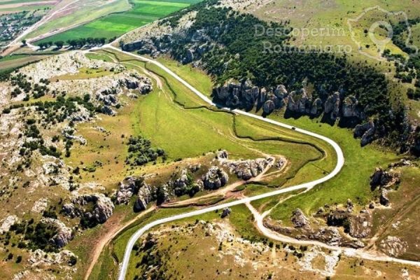 Excursie Țara Dobrogei - Delta Dunării și Murighiol, în 4 zile, cu autocarul este un circuit organizat de agenția de turism Beldi Tours.