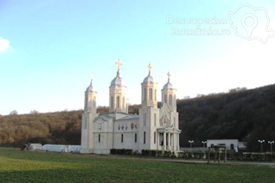 Excursie Țara Dobrogei - Delta Dunării și Murighiol, în 4 zile, cu autocarul este un circuit organizat de agenția de turism Beldi Tours.