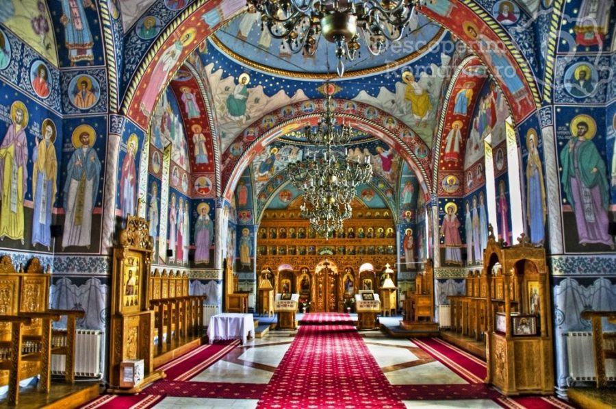 Mănăstirea-Brâncoveanu-din-Sâmbăta-de-Sus-oază-de-linişte-pentru-suflet-6-900x597 Săptămâna Patimilor – cu fața spre credință și iertare