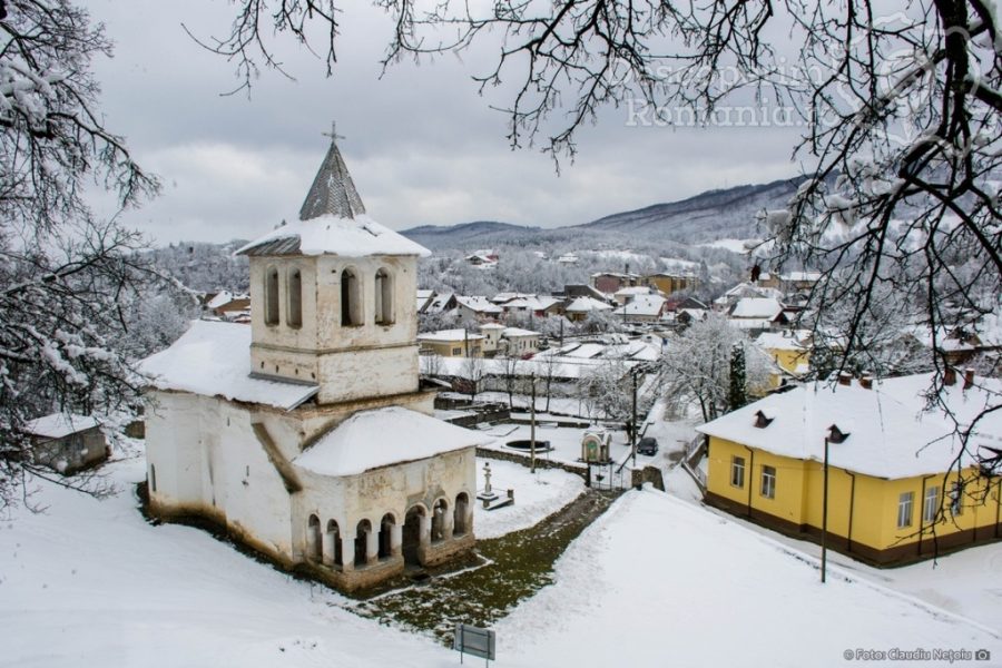 Mănăstirea-lui-Constantin-Brâncoveanu-comoara-orașului-Baia-de-Arama-5-900x600 Mănăstirea lui Constantin Brâncoveanu- comoara orașului Baia de Arama 5