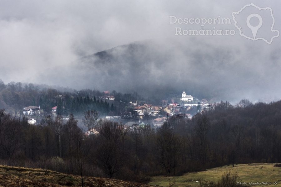 Mănăstirea-lui-Constantin-Brâncoveanu-comoara-orașului-Baia-de-Arama-8-900x600 Mănăstirea lui Constantin Brâncoveanu- comoara orașului Baia de Arama 8