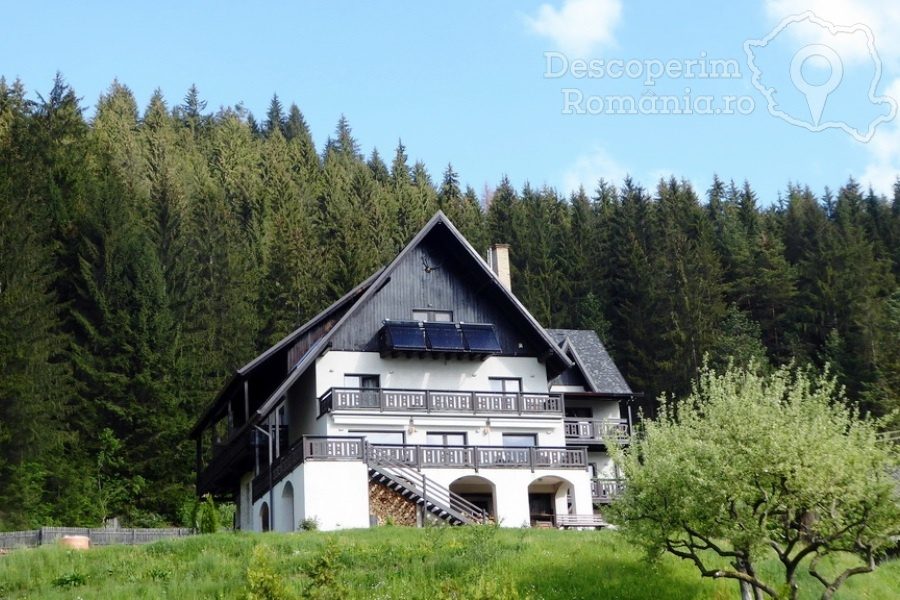 Cazare-la-Pensiunea-Bucovina-Lodge-din-Vama-Bucovina-Suceava-DescoperimRomania-1-900x600 Cazare la Pensiunea Bucovina Lodge din Vama - Bucovina - Suceava - DescoperimRomania (1)