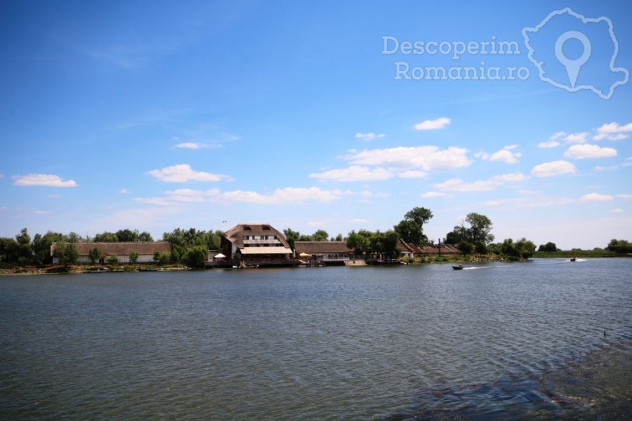 Cazare-la-Pensiunea-Paradis-Delta-House-Mila-23-Tulcea-Delta-Dunarii-DescoperimRomania-2-900x600 Cazare la Pensiunea Paradis Delta House - Mila 23 - Tulcea - Delta Dunarii - DescoperimRomania (2)