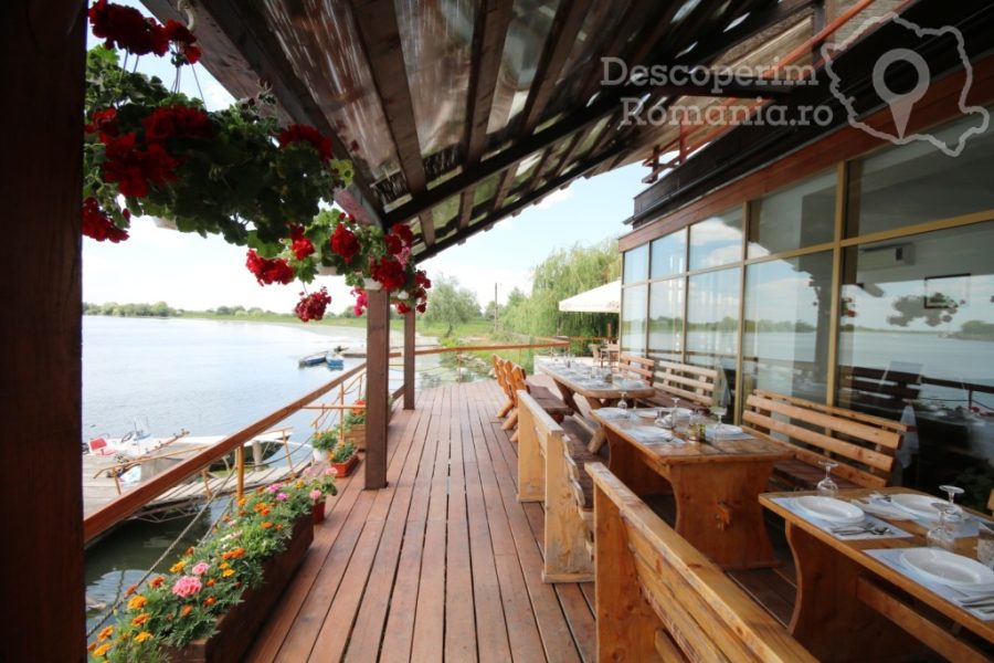 Cazare-la-Pensiunea-Paradis-Delta-House-Mila-23-Tulcea-Delta-Dunarii-DescoperimRomania-9-900x600 Cazare la Pensiunea Paradis Delta House - Mila 23 - Tulcea - Delta Dunarii - DescoperimRomania (9)