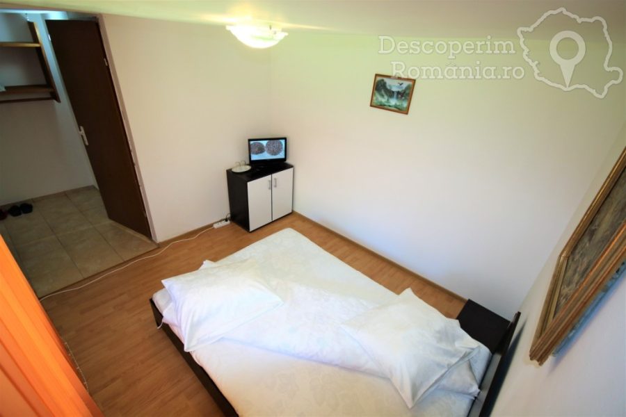 Cazare-la-Casa-de-vacanta-Timisoreanu-din-Dubova-Mehedinti-Clisura-Dunarii-DescoperimRomania-105-900x600 Cazare la Casa de vacanta Timisoreanu din Dubova - Mehedinti - Clisura Dunarii - DescoperimRomania (105)