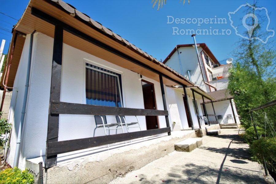 Cazare-la-Casa-de-vacanta-Timisoreanu-din-Dubova-Mehedinti-Clisura-Dunarii-DescoperimRomania-12-900x600 Cazare la Casa de vacanta Timisoreanu din Dubova - Mehedinti - Clisura Dunarii - DescoperimRomania (12)