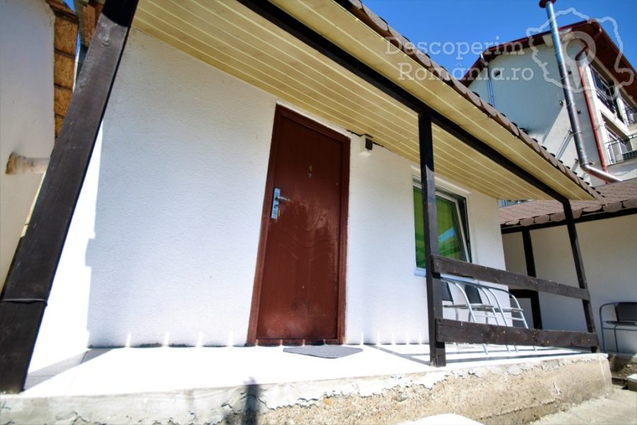 Cazare-la-Casa-de-vacanta-Timisoreanu-din-Dubova-Mehedinti-Clisura-Dunarii-DescoperimRomania-13-900x600 Cazare la Casa de vacanta Timisoreanu din Dubova - Mehedinti - Clisura Dunarii - DescoperimRomania (13)