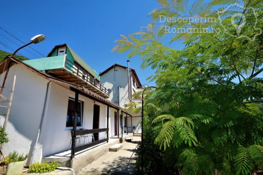 Cazare-la-Casa-de-vacanta-Timisoreanu-din-Dubova-Mehedinti-Clisura-Dunarii-DescoperimRomania-16-900x600 Cazare la Casa de vacanta Timisoreanu din Dubova - Mehedinti - Clisura Dunarii - DescoperimRomania (16)