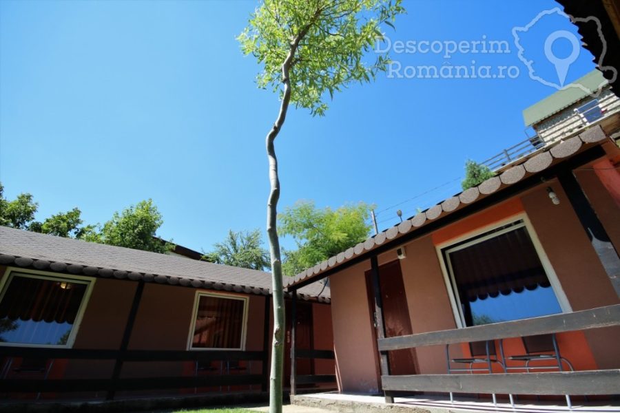 Cazare-la-Casa-de-vacanta-Timisoreanu-din-Dubova-Mehedinti-Clisura-Dunarii-DescoperimRomania-24-900x600 Cazare la Casa de vacanta Timisoreanu din Dubova - Mehedinti - Clisura Dunarii - DescoperimRomania (24)