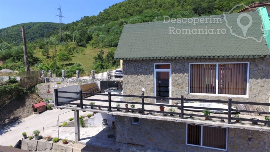 Cazare-la-Casa-de-vacanta-Timisoreanu-din-Dubova-Mehedinti-Clisura-Dunarii-DescoperimRomania-3-900x506 Cazare la Casa de vacanta Timisoreanu din Dubova - Mehedinti - Clisura Dunarii - DescoperimRomania (3)