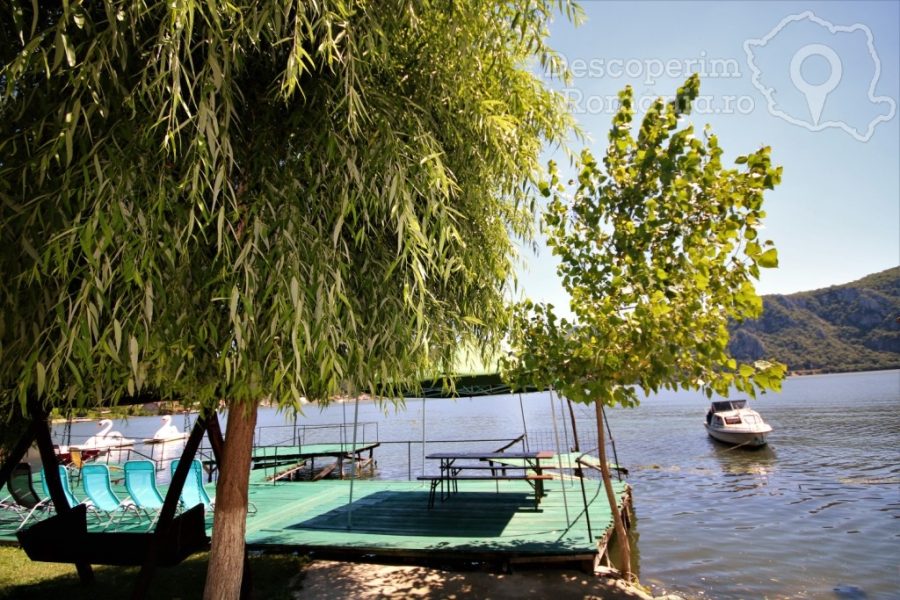 Cazare-la-Casa-de-vacanta-Timisoreanu-din-Dubova-Mehedinti-Clisura-Dunarii-DescoperimRomania-42-900x600 Cazare la Casa de vacanta Timisoreanu din Dubova - Mehedinti - Clisura Dunarii - DescoperimRomania (42)