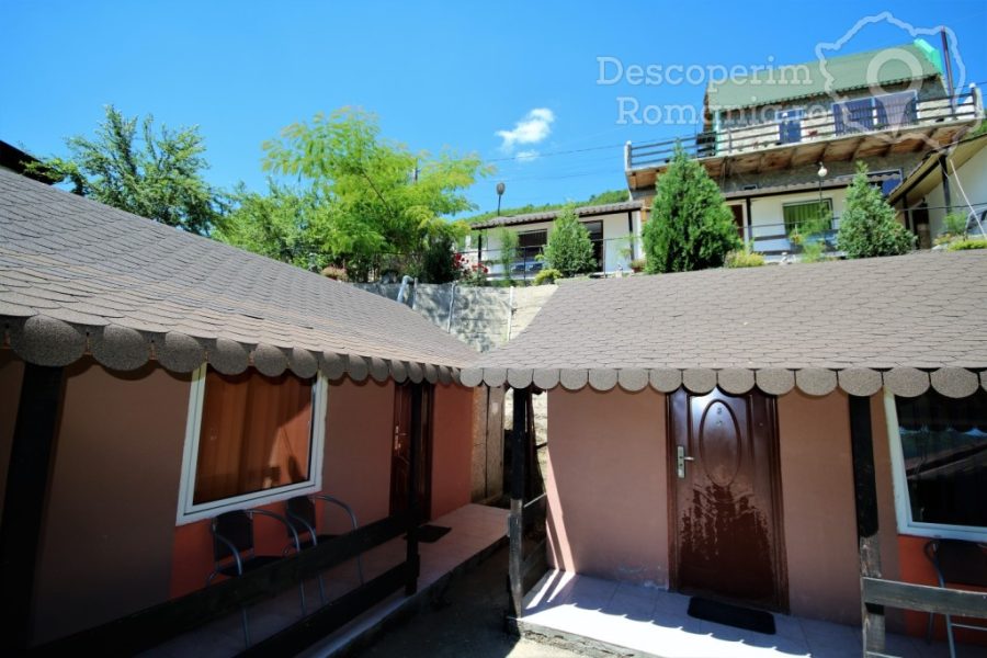 Cazare-la-Casa-de-vacanta-Timisoreanu-din-Dubova-Mehedinti-Clisura-Dunarii-DescoperimRomania-46-900x600 Cazare la Casa de vacanta Timisoreanu din Dubova - Mehedinti - Clisura Dunarii - DescoperimRomania (46)