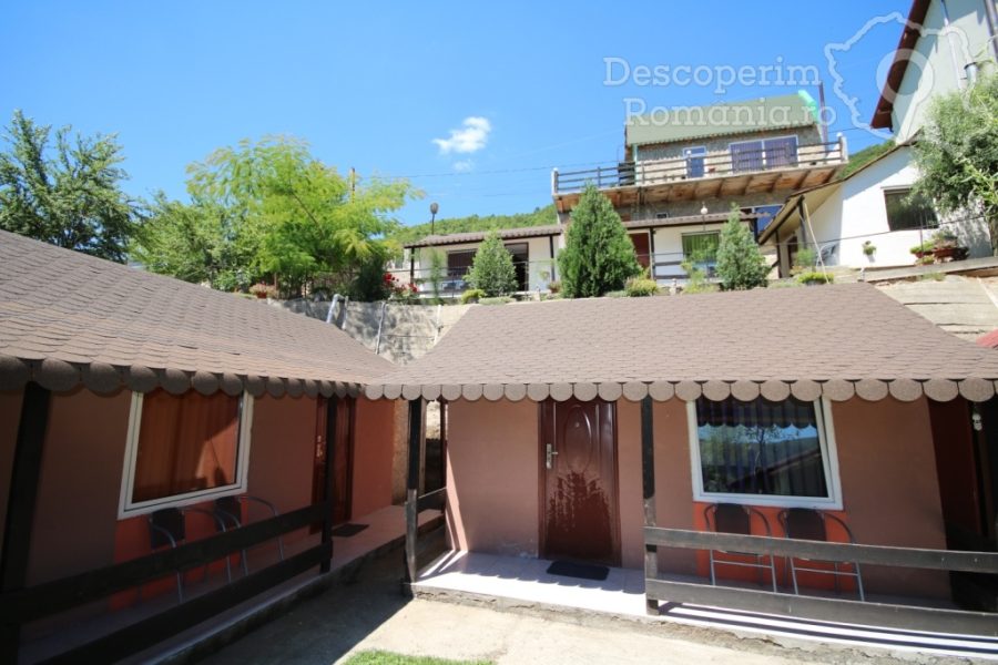 Cazare-la-Casa-de-vacanta-Timisoreanu-din-Dubova-Mehedinti-Clisura-Dunarii-DescoperimRomania-47-900x600 Cazare la Casa de vacanta Timisoreanu din Dubova - Mehedinti - Clisura Dunarii - DescoperimRomania (47)