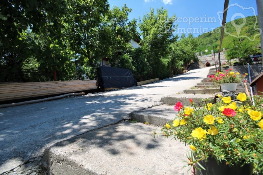 Cazare-la-Casa-de-vacanta-Timisoreanu-din-Dubova-Mehedinti-Clisura-Dunarii-DescoperimRomania-48-900x600 Cazare la Casa de vacanta Timisoreanu din Dubova - Mehedinti - Clisura Dunarii - DescoperimRomania (48)