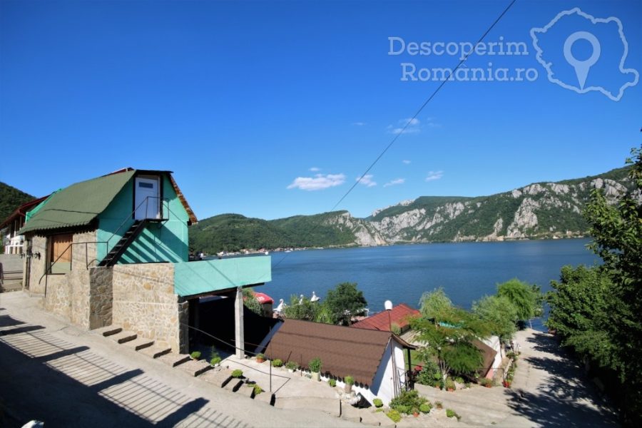 Cazare-la-Casa-de-vacanta-Timisoreanu-din-Dubova-Mehedinti-Clisura-Dunarii-DescoperimRomania-54-900x600 Cazare la Casa de vacanta Timisoreanu din Dubova - Mehedinti - Clisura Dunarii - DescoperimRomania (54)