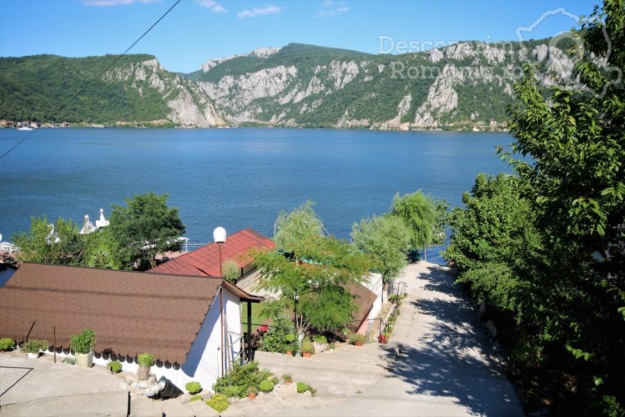 Cazare-la-Casa-de-vacanta-Timisoreanu-din-Dubova-Mehedinti-Clisura-Dunarii-DescoperimRomania-55-900x600 Cazare la Casa de vacanta Timisoreanu din Dubova - Mehedinti - Clisura Dunarii - DescoperimRomania (55)