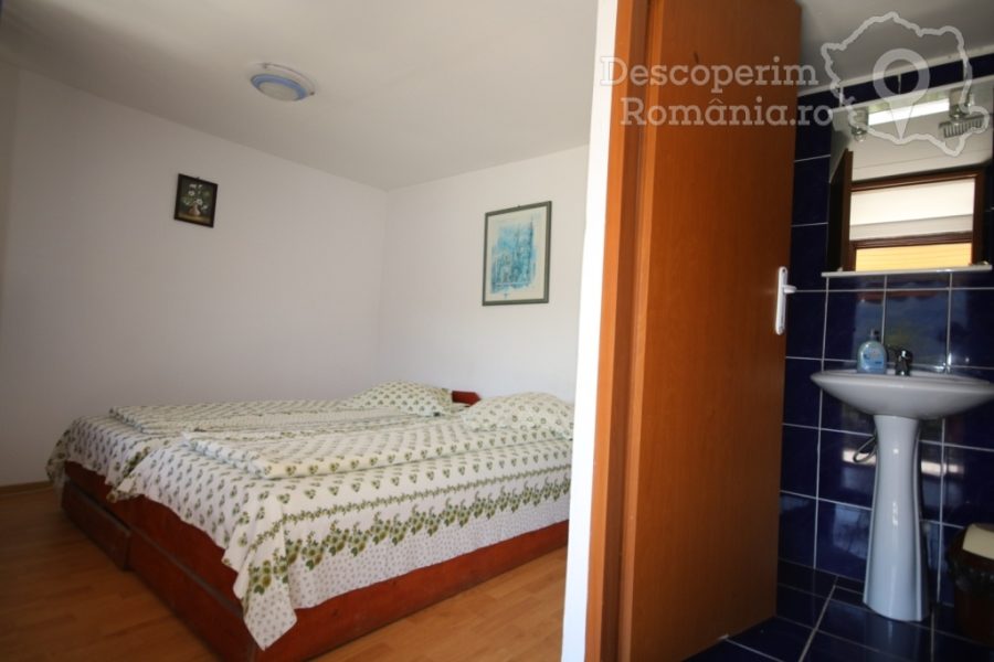 Cazare-la-Casa-de-vacanta-Timisoreanu-din-Dubova-Mehedinti-Clisura-Dunarii-DescoperimRomania-71-900x600 Cazare la Casa de vacanta Timisoreanu din Dubova - Mehedinti - Clisura Dunarii - DescoperimRomania (71)