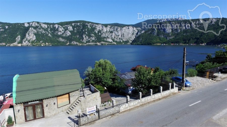Cazare-la-Casa-de-vacanta-Timisoreanu-din-Dubova-Mehedinti-Clisura-Dunarii-DescoperimRomania-9-900x506 Cazare la Casa de vacanta Timisoreanu din Dubova - Mehedinti - Clisura Dunarii - DescoperimRomania (9)