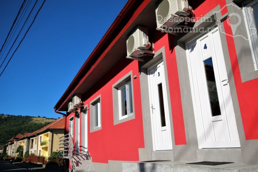 Cazare-la-Pensiunea-Aby-Sunrise-din-Orsova-Mehedinti-Cazanele-Dunarii-Oltenia-DescoperimRomania-10-900x600 Cazare la Pensiunea Aby Sunrise din Orsova - Mehedinti - Cazanele Dunarii - Oltenia - DescoperimRomania (10)