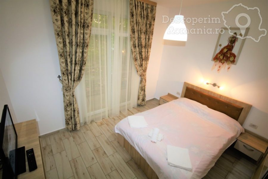 Cazare-la-Pensiunea-Aby-Sunrise-din-Orsova-Mehedinti-Cazanele-Dunarii-Oltenia-DescoperimRomania-109-900x600 Cazare la Pensiunea Aby Sunrise din Orsova - Mehedinti - Cazanele Dunarii - Oltenia - DescoperimRomania (109)