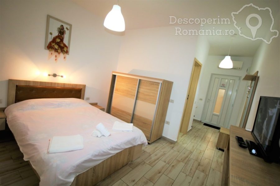 Cazare-la-Pensiunea-Aby-Sunrise-din-Orsova-Mehedinti-Cazanele-Dunarii-Oltenia-DescoperimRomania-110-900x600 Cazare la Pensiunea Aby Sunrise din Orsova - Mehedinti - Cazanele Dunarii - Oltenia - DescoperimRomania (110)