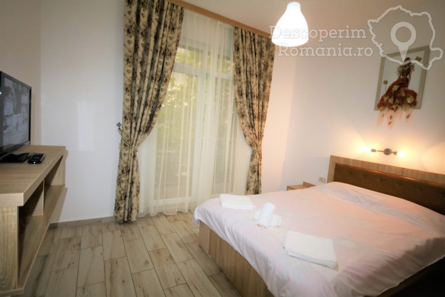 Cazare-la-Pensiunea-Aby-Sunrise-din-Orsova-Mehedinti-Cazanele-Dunarii-Oltenia-DescoperimRomania-113-900x600 Cazare la Pensiunea Aby Sunrise din Orsova - Mehedinti - Cazanele Dunarii - Oltenia - DescoperimRomania (113)