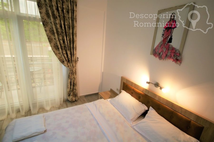 Cazare-la-Pensiunea-Aby-Sunrise-din-Orsova-Mehedinti-Cazanele-Dunarii-Oltenia-DescoperimRomania-63-900x600 Cazare la Pensiunea Aby Sunrise din Orsova - Mehedinti - Cazanele Dunarii - Oltenia - DescoperimRomania (63)