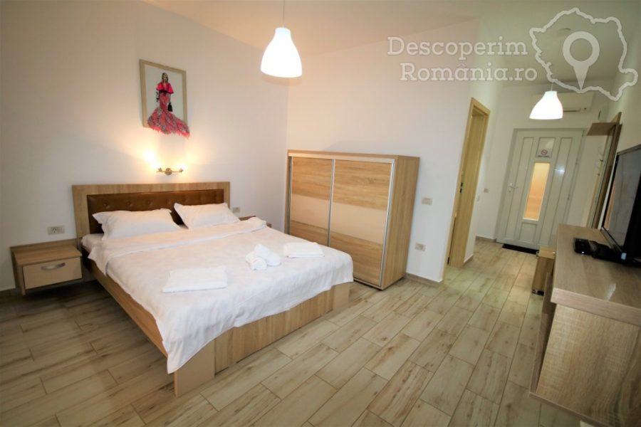 Cazare-la-Pensiunea-Aby-Sunrise-din-Orsova-Mehedinti-Cazanele-Dunarii-Oltenia-DescoperimRomania-75-900x600 Cazare la Pensiunea Aby Sunrise din Orsova - Mehedinti - Cazanele Dunarii - Oltenia - DescoperimRomania (75)