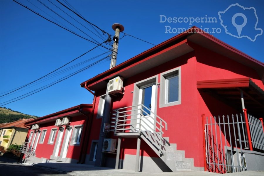 Cazare-la-Pensiunea-Aby-Sunrise-din-Orsova-Mehedinti-Cazanele-Dunarii-Oltenia-DescoperimRomania-9-900x600 Cazare la Pensiunea Aby Sunrise din Orsova - Mehedinti - Cazanele Dunarii - Oltenia - DescoperimRomania (9)