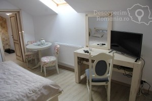 Cazare-la-Casa-Lus-din-Panaci-Vatra-Dornei-Bucovina-DescoperimRomanai.ro-46-300x200 Cazare la Casa Lus din Panaci - Vatra Dornei - Bucovina - DescoperimRomanai.ro (46)
