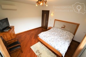 Cazare-la-Conacul-Domnitei-din-Polovragi-Oltenia-DescoperimRomania-11-300x200 Cazare la Conacul Domnitei din Polovragi - Oltenia - DescoperimRomania (11)