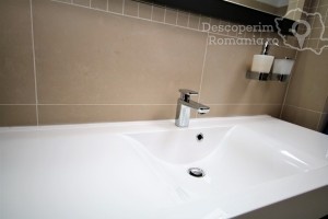 Cazare-la-Conacul-Domnitei-din-Polovragi-Oltenia-DescoperimRomania-20-300x200 Cazare la Conacul Domnitei din Polovragi - Oltenia - DescoperimRomania (20)