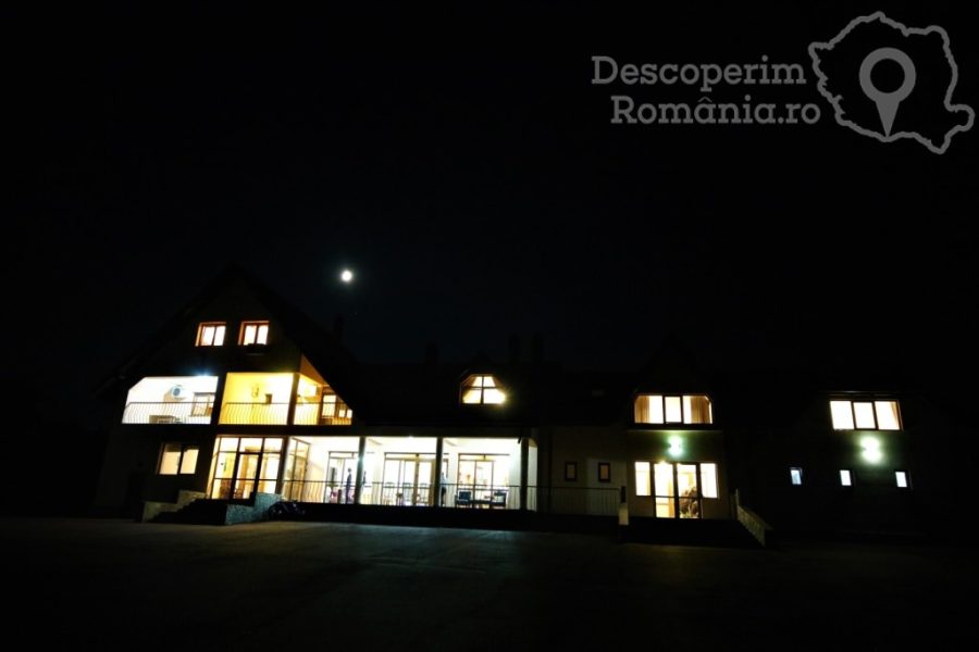 Cazare-la-Conacul-Domnitei-din-Polovragi-Oltenia-DescoperimRomania-3-0-4-900x600 Cazare la Conacul Domnitei din Polovragi - Oltenia - DescoperimRomania (3-0) (4)