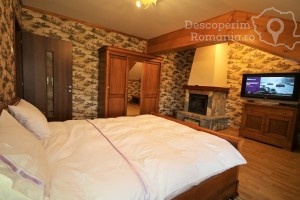 Cazare-la-Conacul-Domnitei-din-Polovragi-Oltenia-DescoperimRomania-50-300x200 Cazare la Conacul Domnitei din Polovragi - Oltenia - DescoperimRomania (50)
