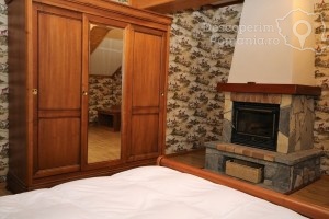 Cazare-la-Conacul-Domnitei-din-Polovragi-Oltenia-DescoperimRomania-51-300x200 Cazare la Conacul Domnitei din Polovragi - Oltenia - DescoperimRomania (51)