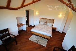 Cazare-la-Conacul-Domnitei-din-Polovragi-Oltenia-DescoperimRomania-58-300x200 Cazare la Conacul Domnitei din Polovragi - Oltenia - DescoperimRomania (58)