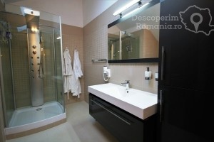 Cazare-la-Conacul-Domnitei-din-Polovragi-Oltenia-DescoperimRomania-59-300x200 Cazare la Conacul Domnitei din Polovragi - Oltenia - DescoperimRomania (59)