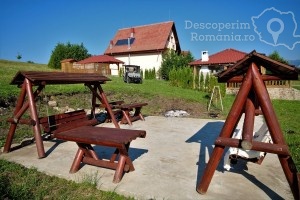 Cazare-la-Conacul-Domnitei-din-Polovragi-Oltenia-DescoperimRomania-80-300x200 Cazare la Conacul Domnitei din Polovragi - Oltenia - DescoperimRomania (80)