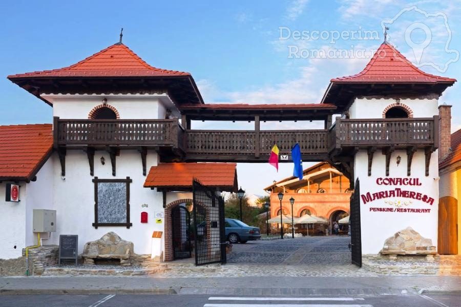 Cazare-la-Conacul-Maria-Therela-din-Orlat-Marginimea-Sibiului-DescoperimRomania-1-900x600 Cazare la Conacul Maria Therela din Orlat - Marginimea Sibiului - DescoperimRomania (1)