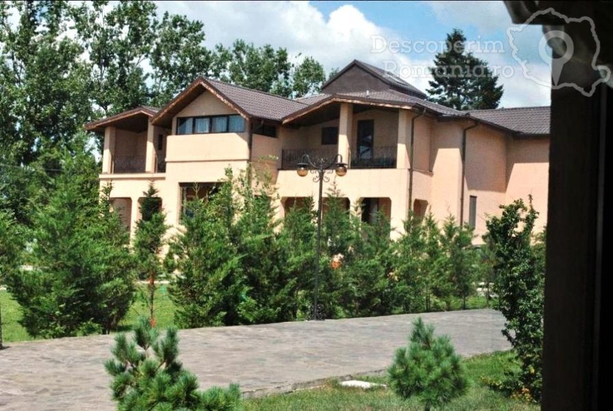 Cazare-la-Insieme-Grand-Resort-din-Pitaru-Bucuresti-si-imprejurimi-DescoperimRomania-4-894x600 Cazare la Insieme Grand Resort din Pitaru - Bucuresti si imprejurimi - DescoperimRomania (4)