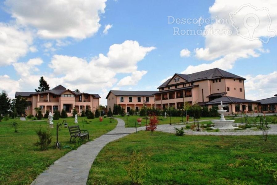 Cazare-la-Insieme-Grand-Resort-din-Pitaru-Bucuresti-si-imprejurimi-DescoperimRomania-5-897x600 Cazare la Insieme Grand Resort din Pitaru - Bucuresti si imprejurimi - DescoperimRomania (5)