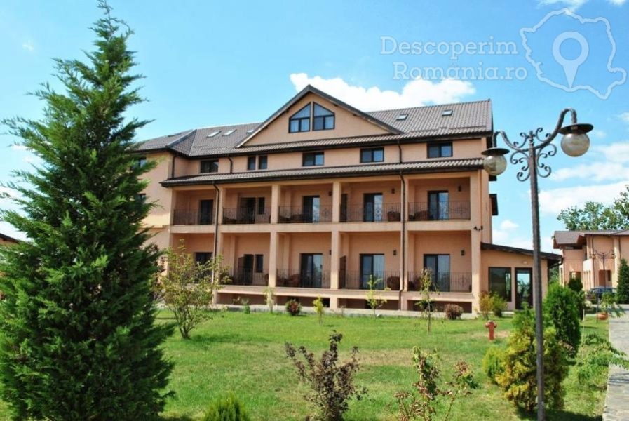 Cazare-la-Insieme-Grand-Resort-din-Pitaru-Bucuresti-si-imprejurimi-DescoperimRomania-6-897x600 Cazare la Insieme Grand Resort din Pitaru - Bucuresti si imprejurimi - DescoperimRomania (6)